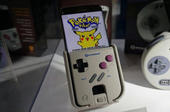 Convierte tu móvil en una Game Boy con este gadget