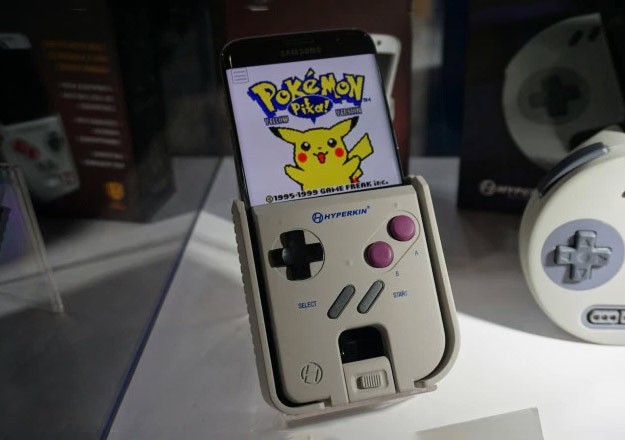 Convierte tu móvil en una Game Boy con este gadget
