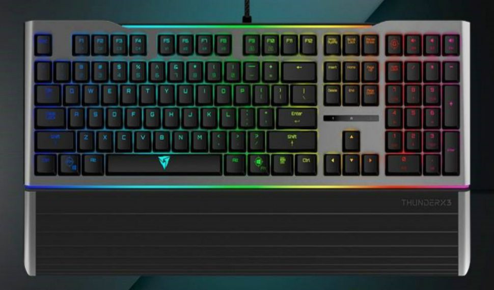 AK7: el nuevo teclado mecánico de ThunderX3