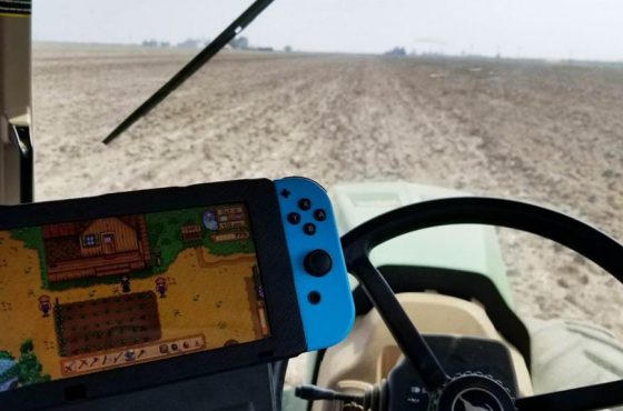 ¡Un granjero juega a ‘Stardew Valley’ para desconectar de su vida como agricultor!