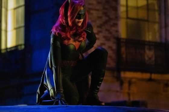 Nuevo tráiler del crossover «Elseworlds» con Batwoman como protagonista